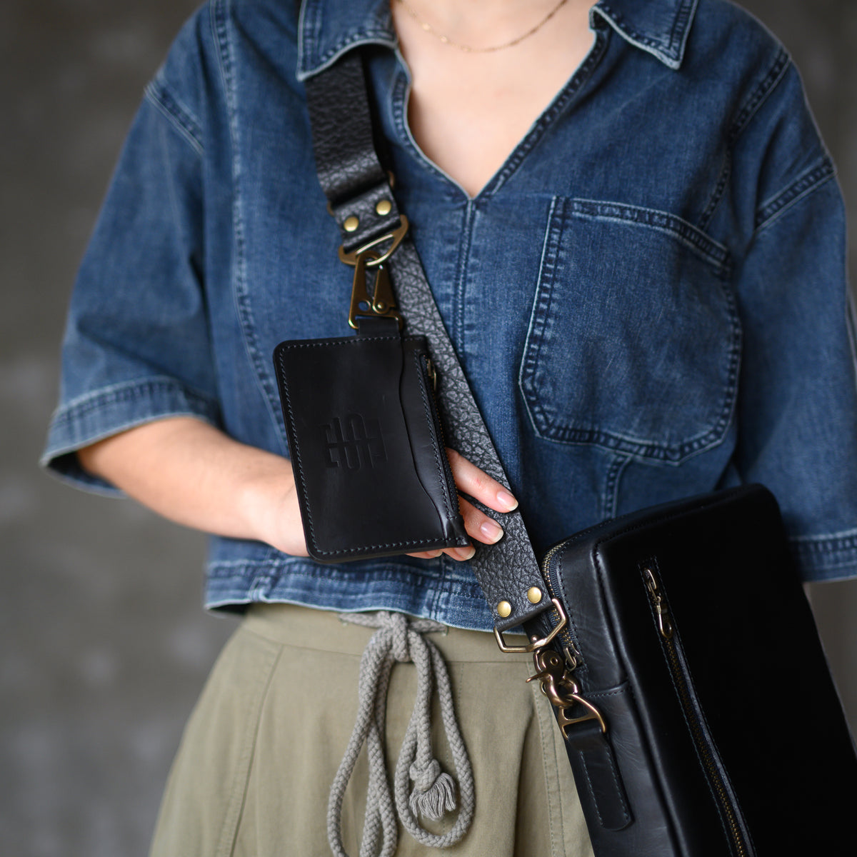 Mitney | Black Hartland