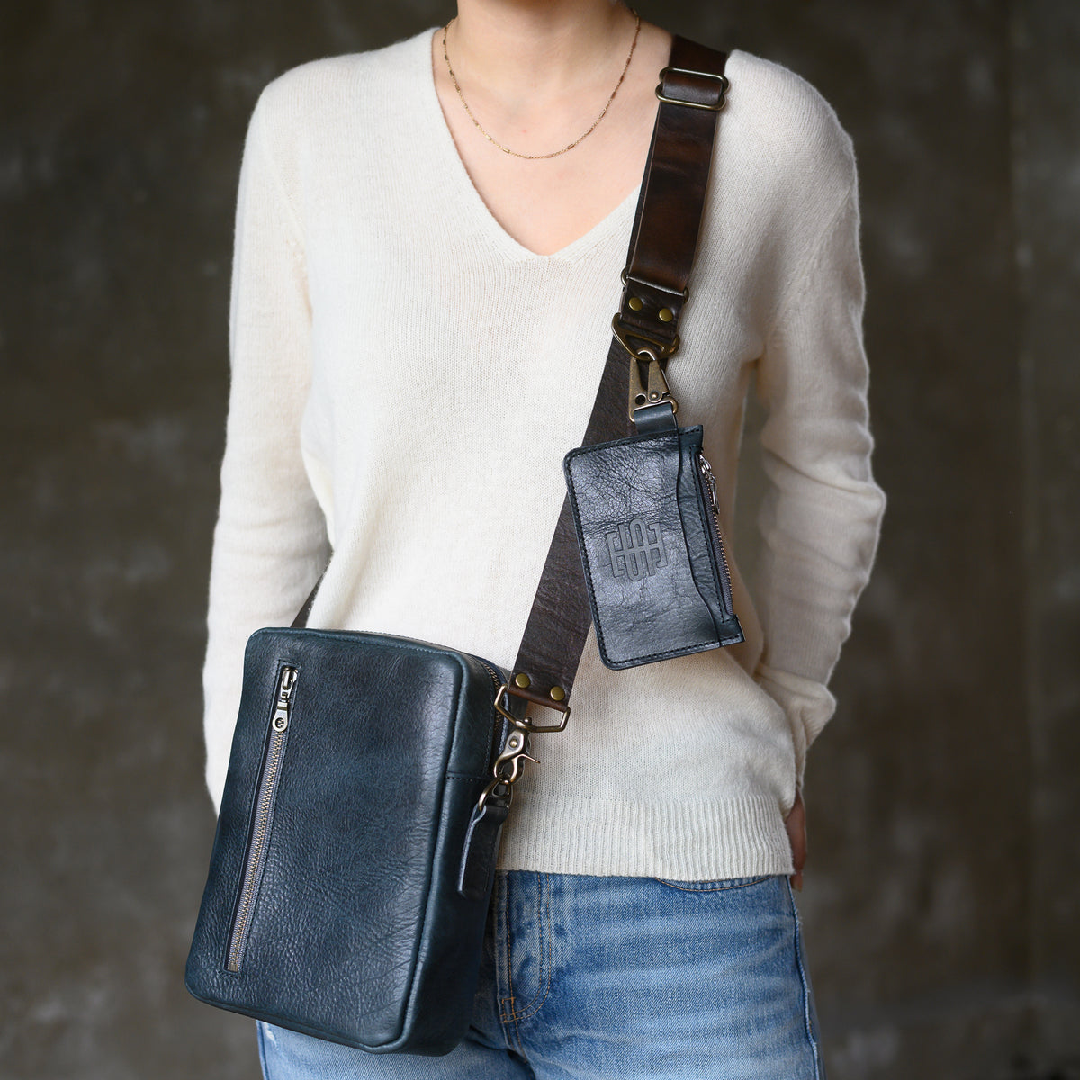 Mitney | Indigo Bison