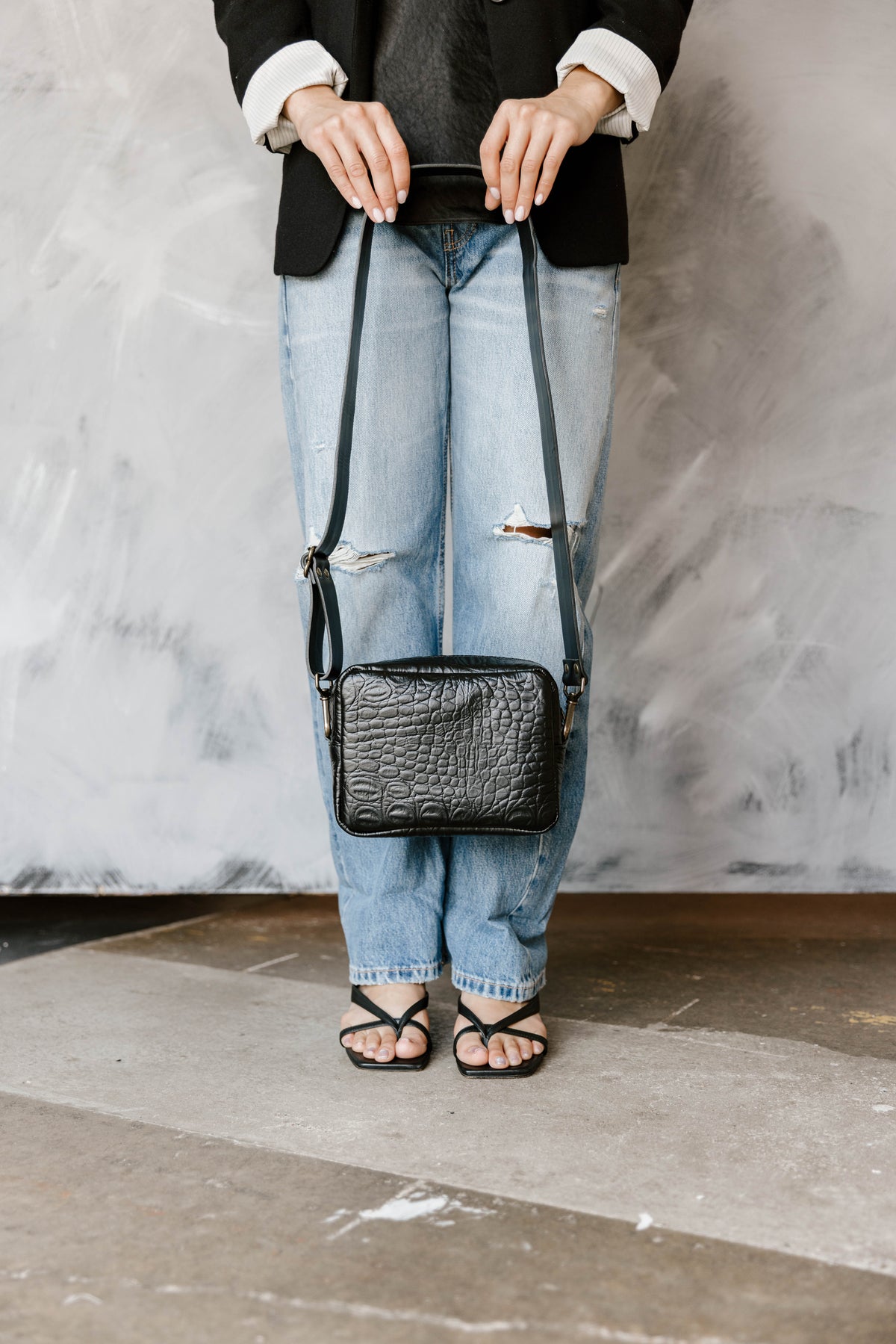 Whitney | Black Hornback