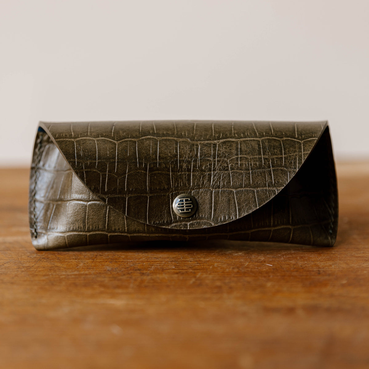 Caprock Case LE | Luxe Olive Croc